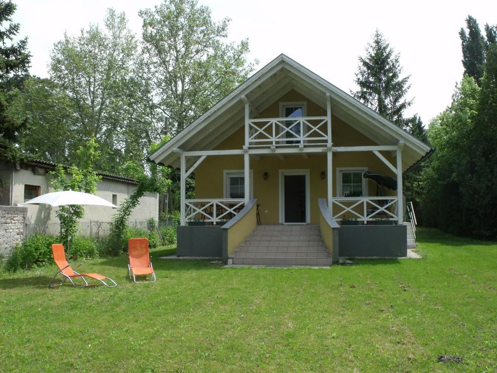 Rozmaring Haz Villa Balatonlelle Exterior photo